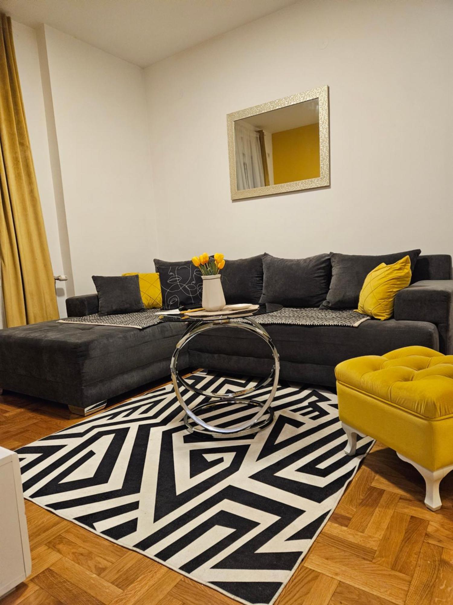 Apartman Sunflower สเรมสกา มิโตรวิตซา ภายนอก รูปภาพ